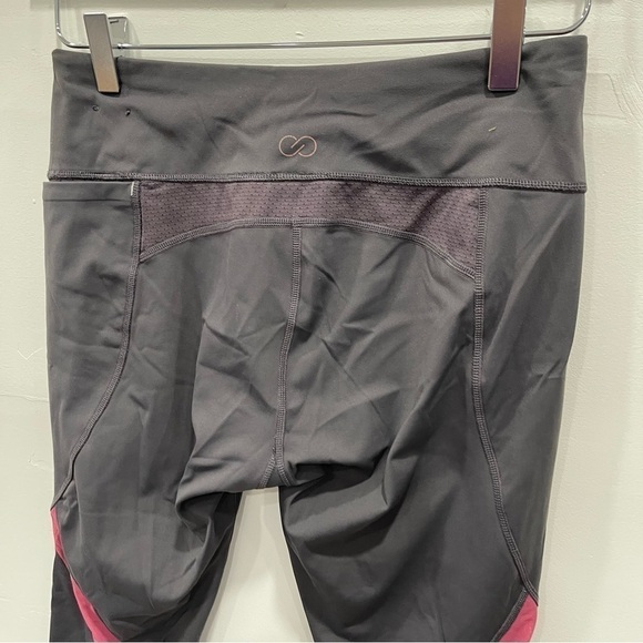 Calia Carrie Underwood Grey Energize Capri Crop Pants Size Medium - Picture 5 of 9